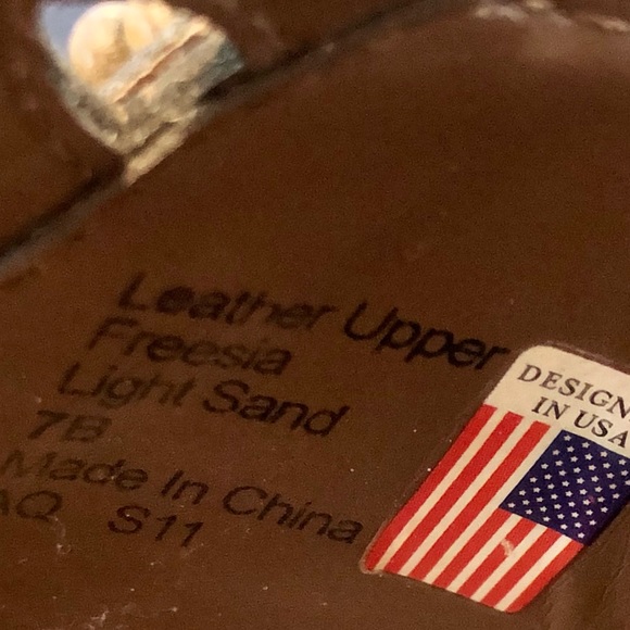 Earth Freesia Leather Embellished Thong Sandal Sz7 - Picture 4 of 9